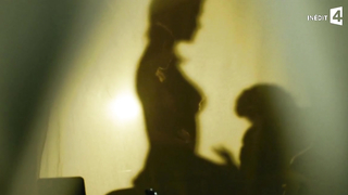 Nude Charlie Bruno ci mostra il suo seducente corpo nudo - Loin de chez nous s01e02-05 (2016)