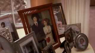 Рона Митра обнаженная, сцена с грудью в фильме «Полый человек» (2000)