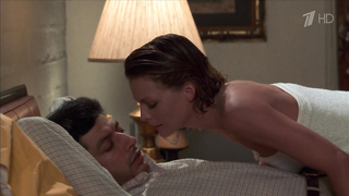 Мишель Пфайффер обнаженная, сцена с ягодицами в фильме «В ночь» (1985)