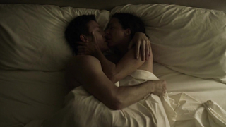 Molly Parker em cena sexy de House of Cards Molly Parker parece muito gostosa em cena de sexo.