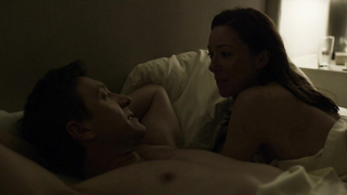 Molly Parker em cena sexy de House of Cards Molly Parker parece muito gostosa em cena de sexo.