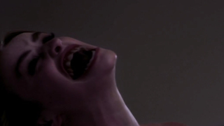 Scena di sesso cowgirl con Elizabeth Henstridge - The Thompsons (2012)