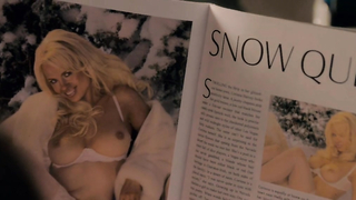 Irina Voronina çıplak, Nathalie Walker çıplak, Kim Knight çıplak, LoriDawn Messuri çıplak - Towelhead (2007)