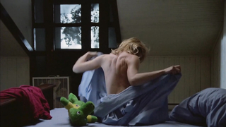 Ellen Barkin nuda, ci mostra il sedere - The Big Easy (1986)