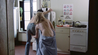 Ellen Barkin nuda, ci mostra il sedere - The Big Easy (1986)