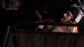 Vivica A. Fox nue, Cordelia Gonzalez nue, scène de sexe - Née le 4 juillet (1989)