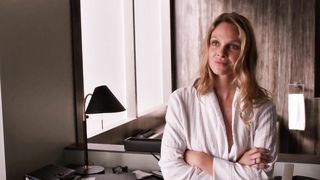 Beau Garrett sembra piuttosto attraente. - Girlfriends Guide to Divorce s01e07 (2015)