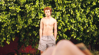 Eva Green sieht in diesem Bikini ziemlich heiß aus. - White Bird in a Blizzard (2014)