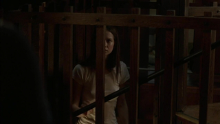 Katherine Watterson öffnete erneut ihr Hemd vor dem Mann und zeigte ihre Brüste und wunderschönen sexy und heißen Brustwarzen