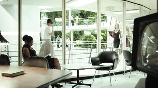 Tricia Helfer ve Jessica Sipos'lu erotik sahne, - Ascension (2014) filminden iç çamaşırı sahnesi