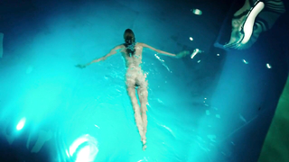 Tricia Helfer ve Jessica Sipos'lu erotik sahne, - Ascension (2014) filminden iç çamaşırı sahnesi