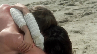 У Фиби Кейтс красивая задница и сочное тело - Частная школа (1983)