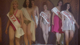 Амалия Мордвинова позирует обнажённой, сцена из - Sny (1993)