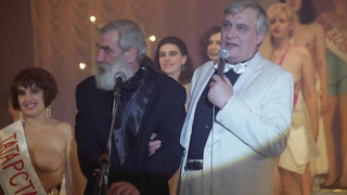 Амалия Мордвинова позирует обнажённой, сцена из - Sny (1993)