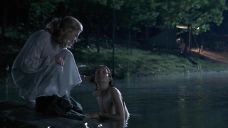 Jodie Foster nua, cena de - Nell (1994)