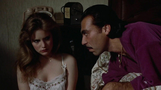 Kimberly McArthur çıplak, Jennifer Jason Leigh seksi - Easy Money (1983)