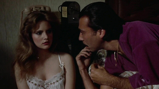 Kimberly McArthur çıplak, Jennifer Jason Leigh seksi - Easy Money (1983)