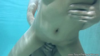 Giocando con la MILF coreana