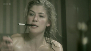 Rosamund Pike sexy - Femmes amoureuses partie 1 (2011)