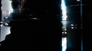 Элиза Душку обнаженная, сексуальная сцена из фильма «Взаперти» (2010)