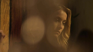 Aqueela Zoll Wrong Turn 6 (2014) filminden çıplak, seks sahnesi