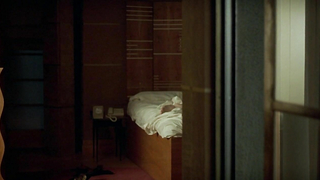 Обнаженная Жюльет Бинош, сексуальная сцена из фильма «Ущерб» (1992)