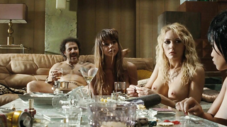 Catalina Denis nue, scène de sexe de Le Mac (2010)