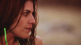 Robin Sydney çıplak, American Muscle (2014) filminden seks sahnesi