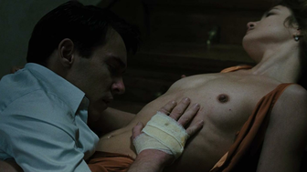 Nude video with Natalia Vodianova - Belle du Seigneur (2012)