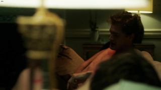 Maggie Gyllenhaal - L'onorevole donna s01e02 (2014)