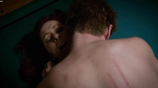 Carrie Preston çıplak, Anna Paquin çıplak, True Blood s07e07 (2014)'den seks sahnesi
