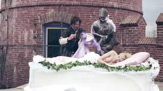 Jenny Allford çıplak, Raven Lexy - Uyuyan Güzel (2014)