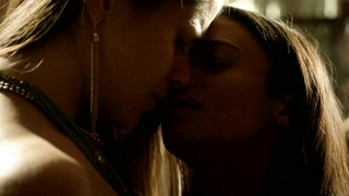 Nude video with Kaniehtiio Horn - Hemlock Grove s01e09 (2013)