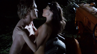 Gabriella Wright, Ashley Barron nue, scène de sexe de True Blood s07e03 (2014)