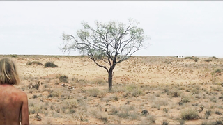 Mia Wasikowska, scena in Tracks (2013)