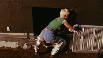 Alyssa Milano, escena en Double Dragon (1994)