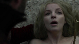Yvonne Catterfeld nuda, scena in La belle et la bete (2014)