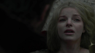 Yvonne Catterfeld nuda, scena in La belle et la bete (2014)