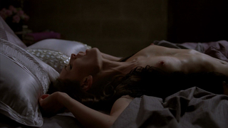 Karolina Wydra nuda, scena in True Blood s06e10 (2014)