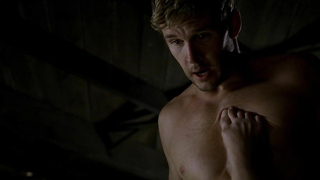 Karolina Wydra nuda, scena in True Blood s06e10 (2014)