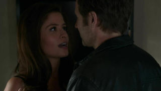 Обнаженная сцена с Мерседес Масон - Блудливая Калифорния s07e08 (2014)