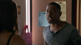 Обнаженная сцена с Мерседес Масон - Блудливая Калифорния s07e08 (2014)