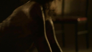 Sonja Kinski nua, cena de sexo de Dark Hearts (2012)