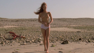 Nude video with Vanessa Paradis - Elisa (1995)