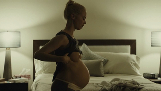 Sarah Gadon nuda, scena di sesso da Enemy (2013)
