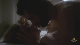 Nude video with Jennifer Jason Leigh - Rush (1991)