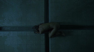 Nude video with Halle Berry - Gothika (2003)