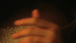 Лив Тайлер, Рэйчел Вайс обнаженная, сексуальная сцена из Ускользающая красота (1996)