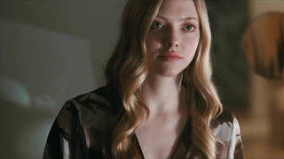 Amanda Seyfried çıplak, Chloe (2009) filminden seks sahnesi