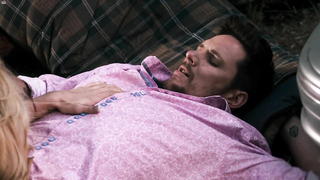 Jennifer Blanc nue, scène de sexe de The Victim (2011)